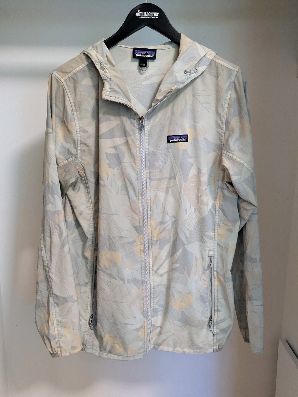 Patagonia Bajadas Hoody - Floral/Botanical print windbreaker jacket size large